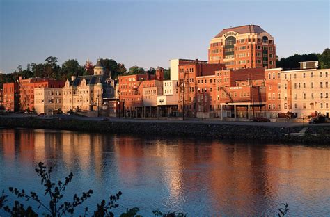 population of augusta me|Augusta, Maine .
